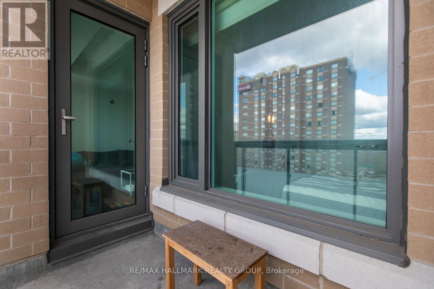 807 - 238 Besserer Street