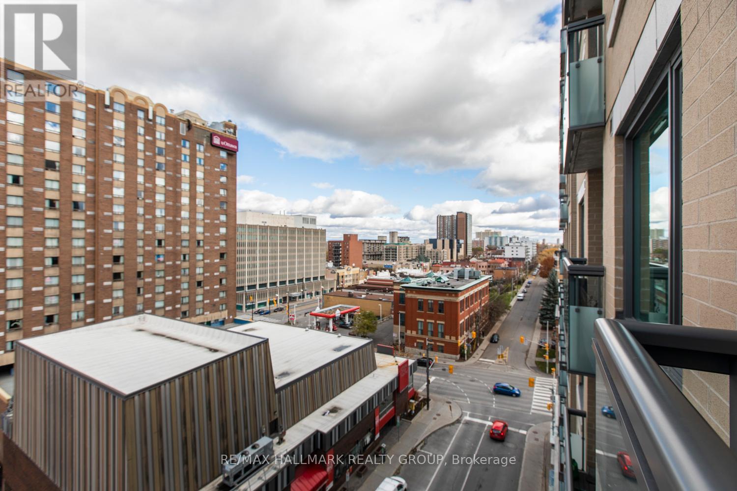 807 - 238 Besserer Street