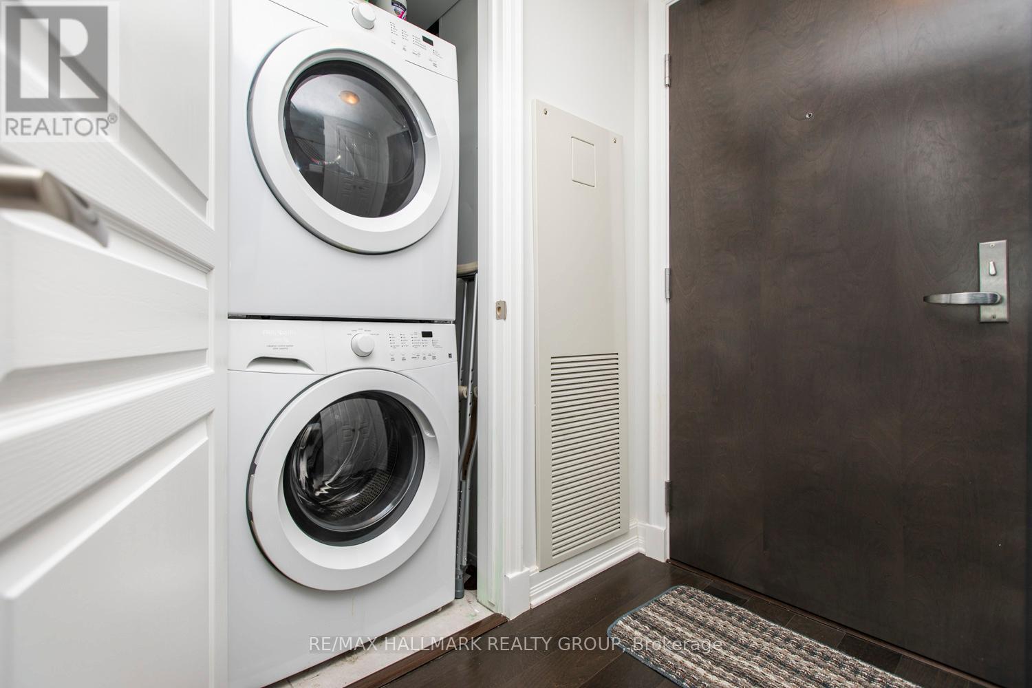 807 - 238 Besserer Street