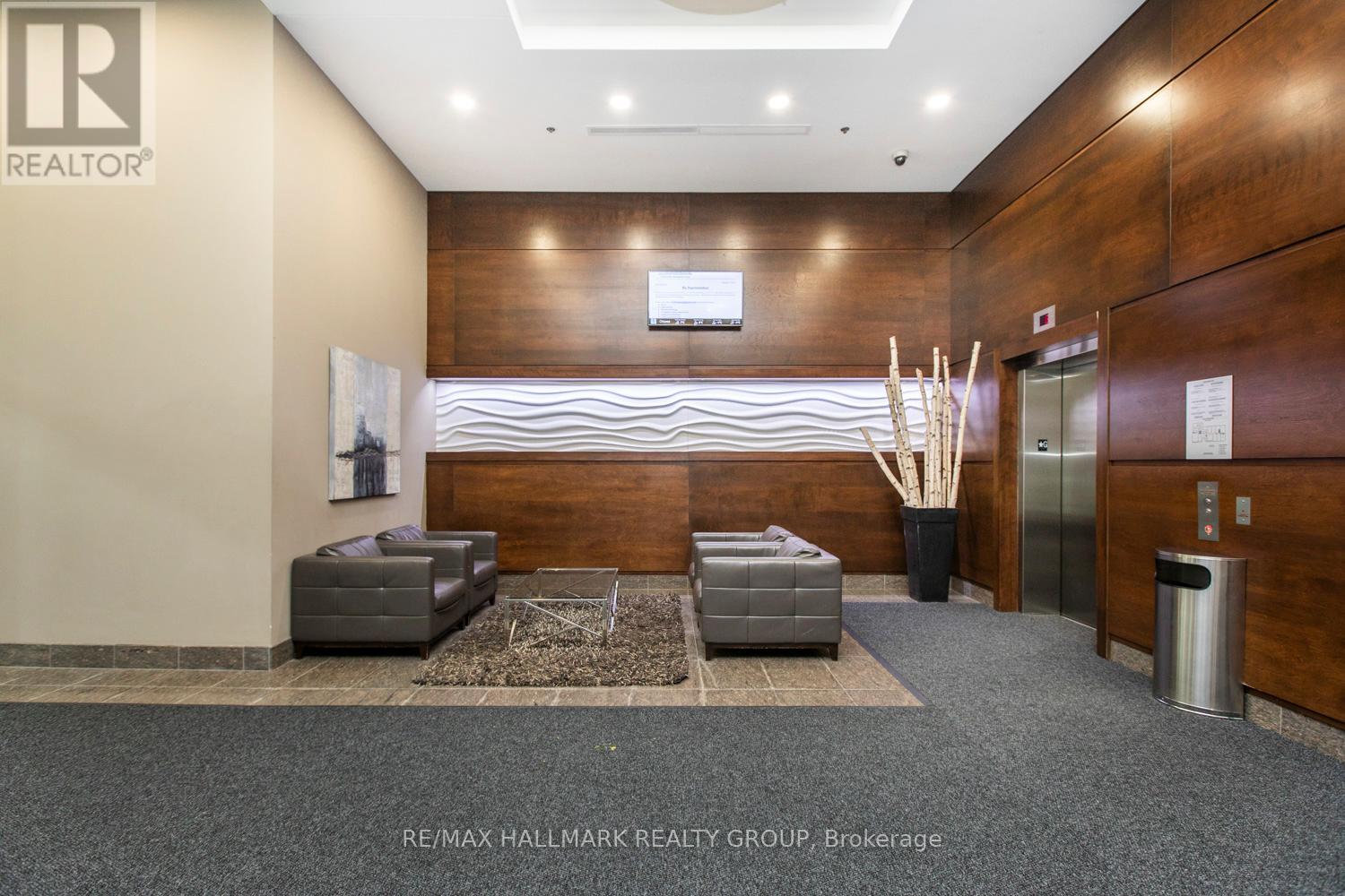 807 - 238 Besserer Street