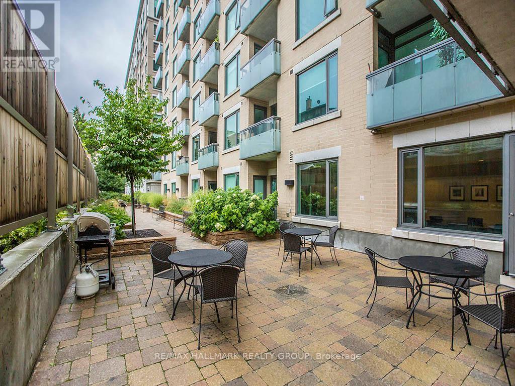 807 - 238 Besserer Street