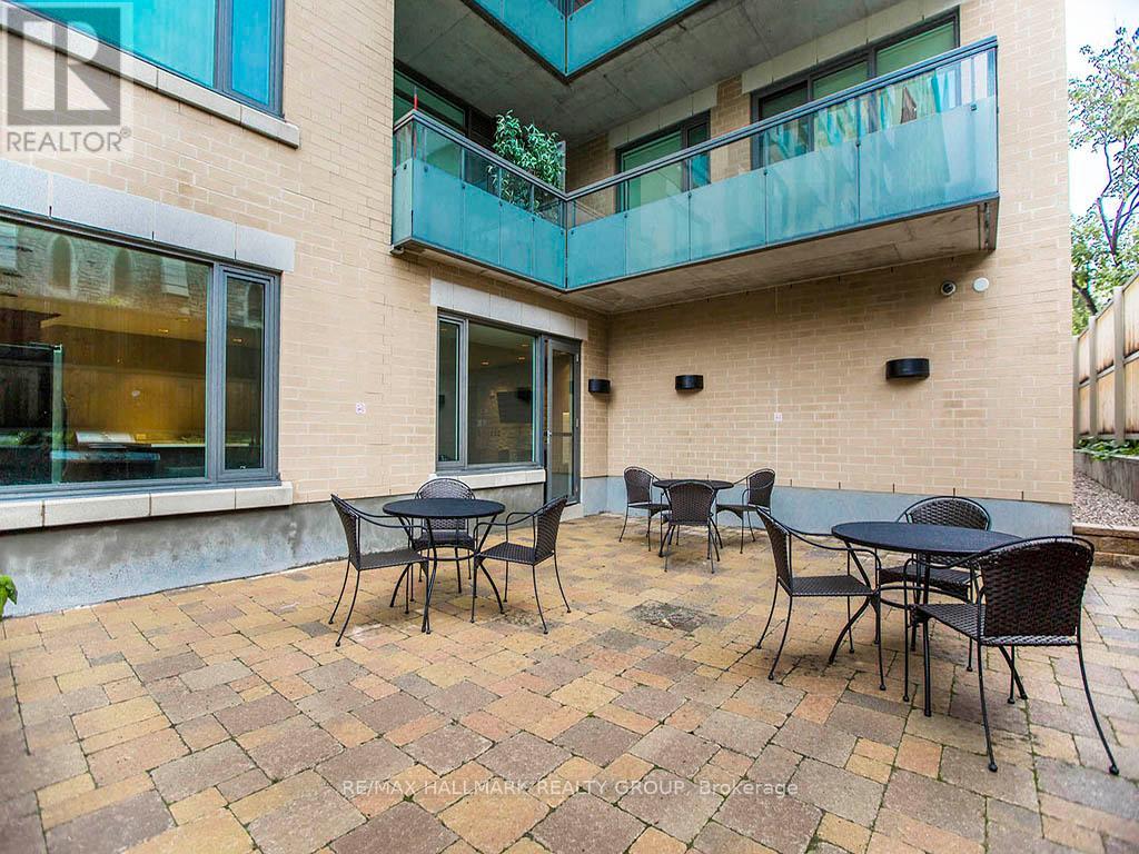 807 - 238 Besserer Street