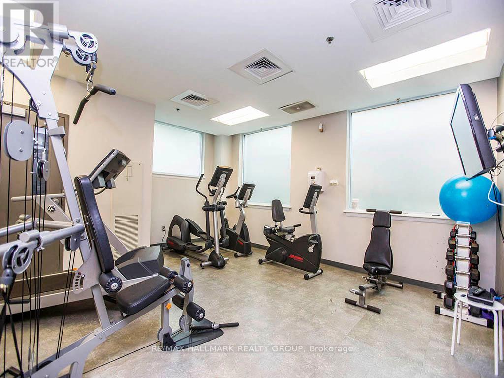 807 - 238 Besserer Street