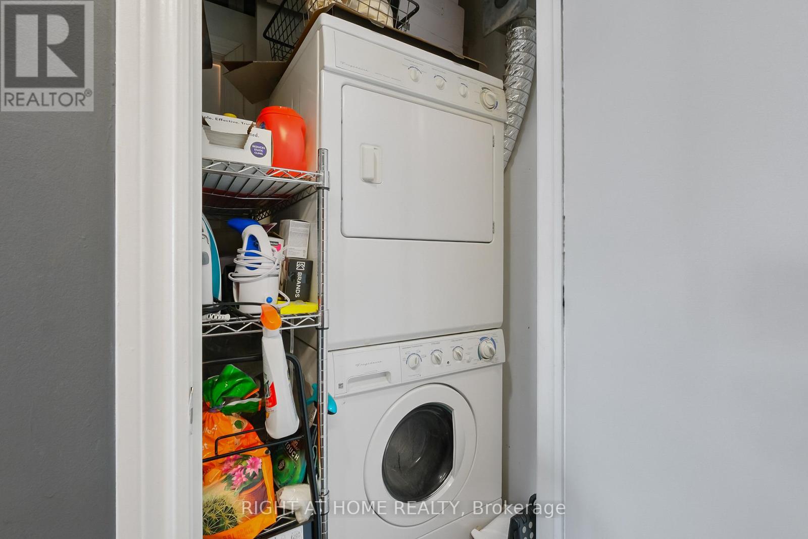 2302 - 234 Rideau Street