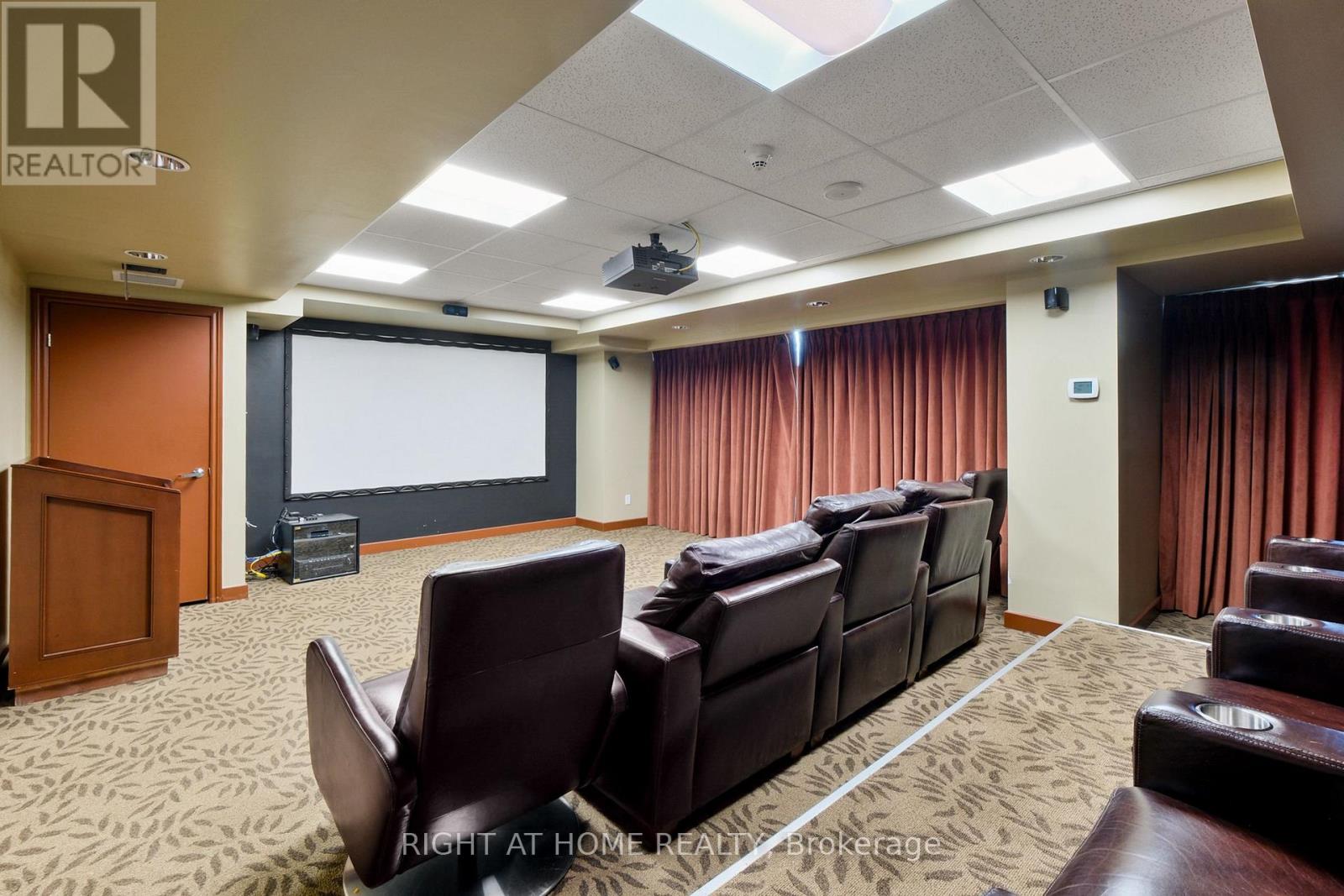 2302 - 234 Rideau Street