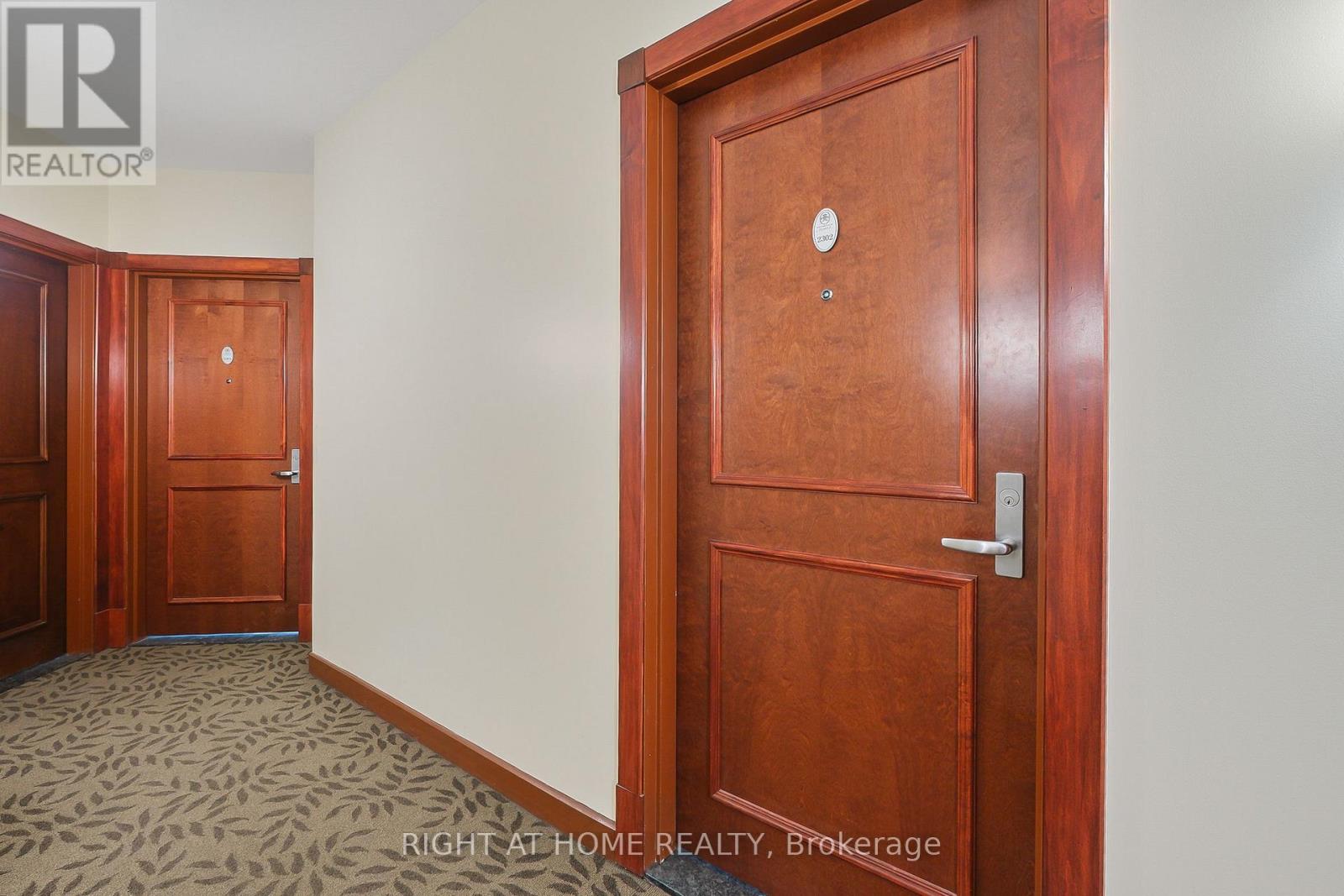 2302 - 234 Rideau Street