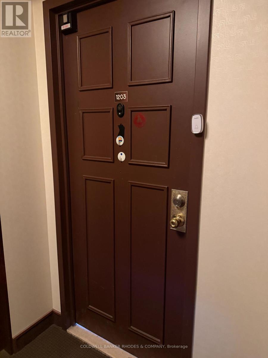 1203 - 200 Lafontaine Avenue