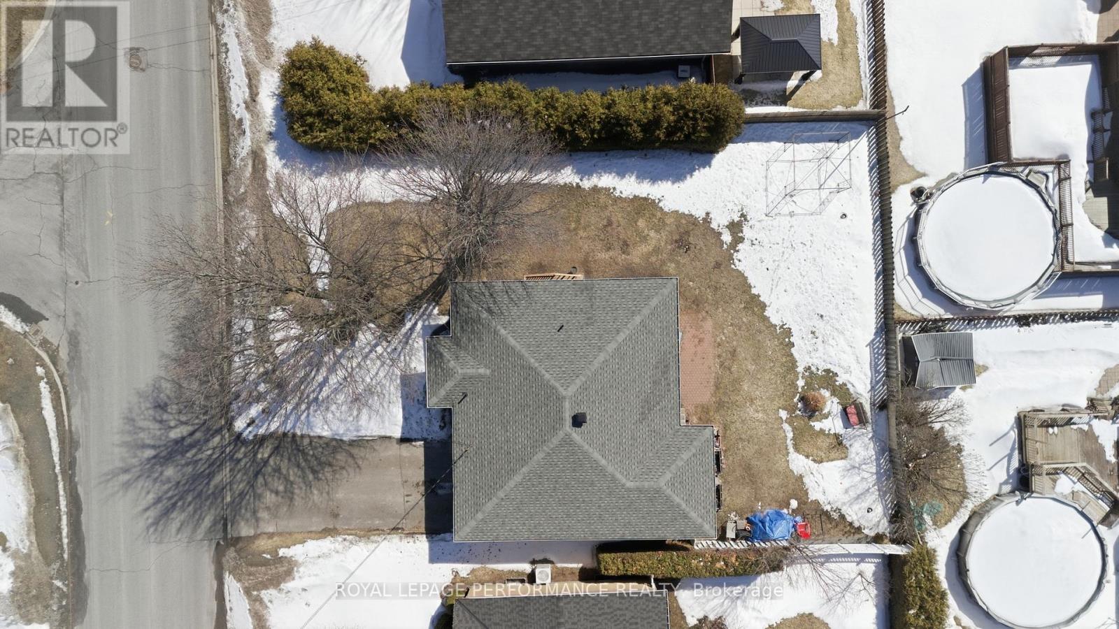 990 Laviolette Street