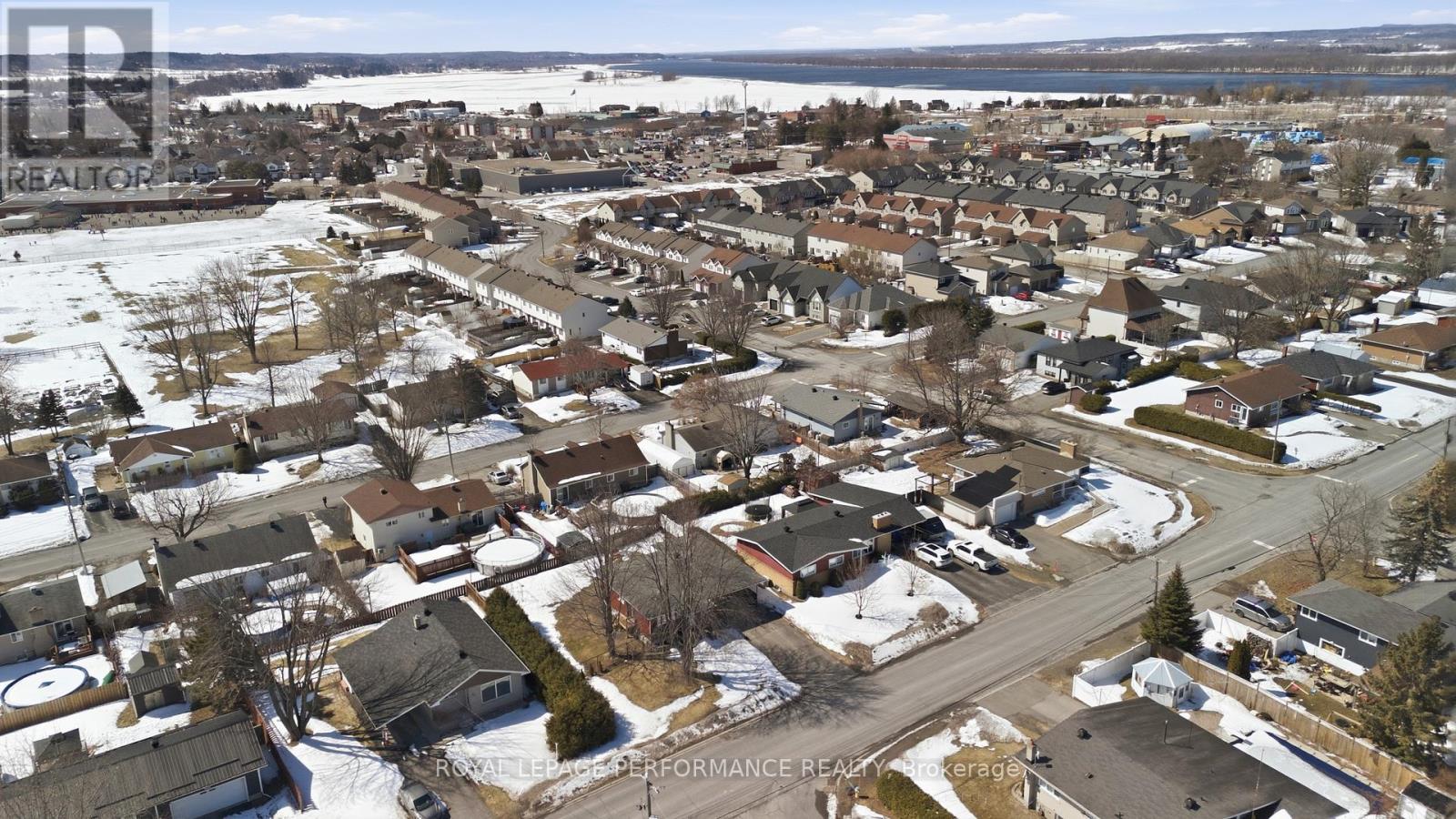 990 Laviolette Street