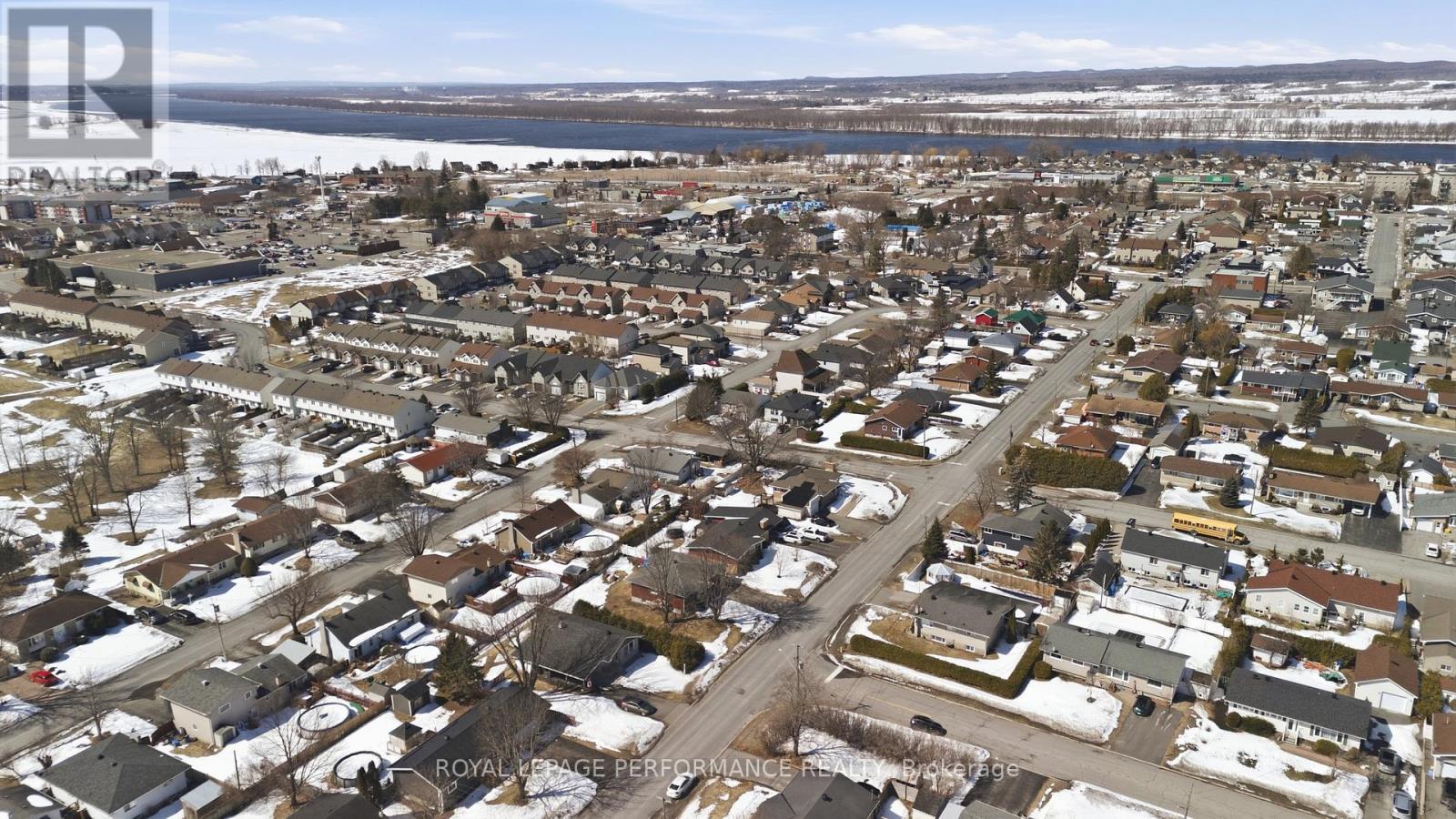 990 Laviolette Street