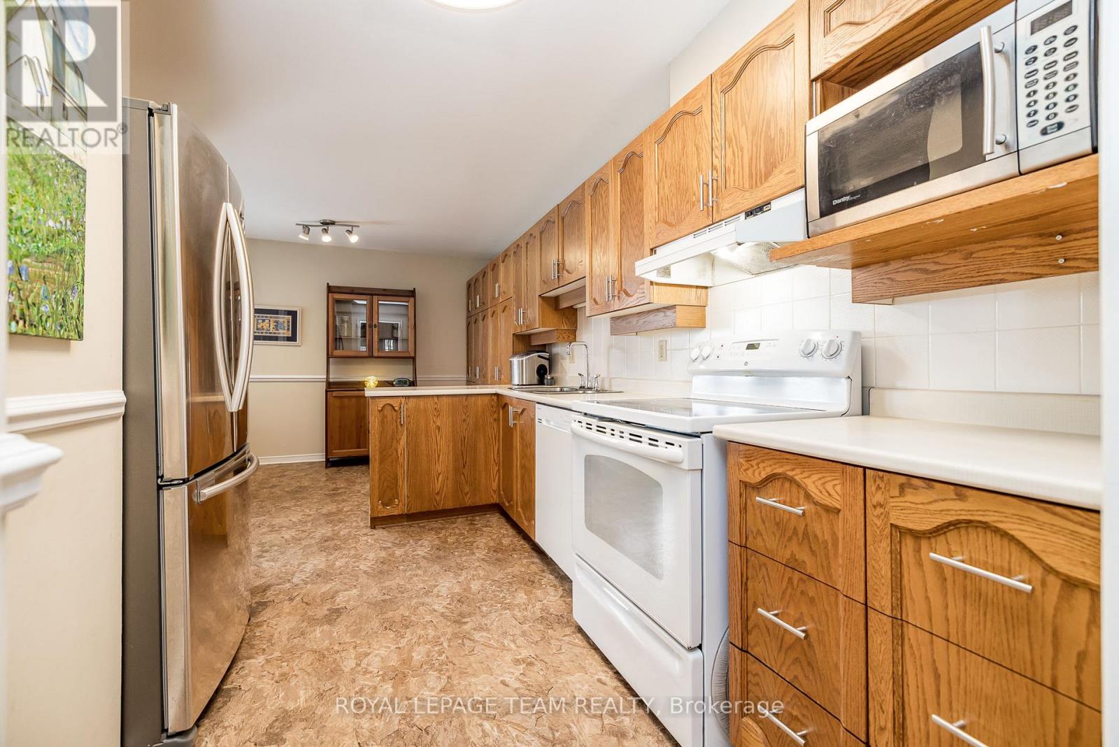 27 Pine Needles Court