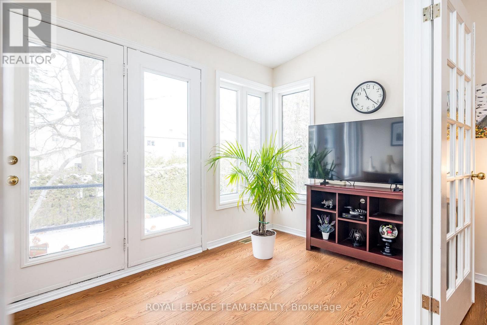 27 Pine Needles Court