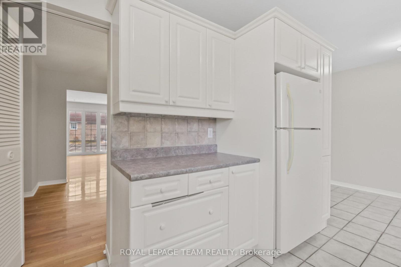 87 - 386 Kintyre Private