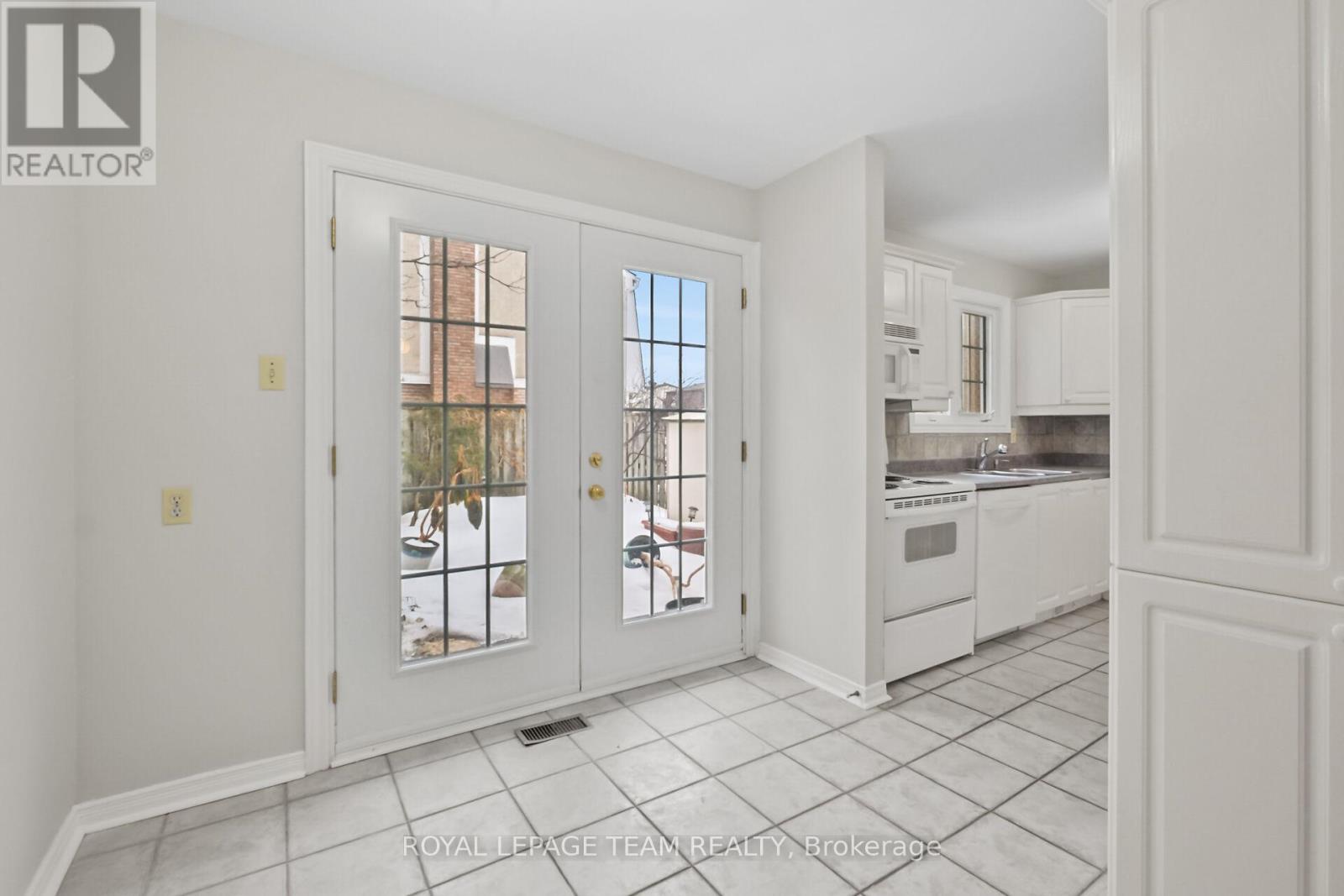 87 - 386 Kintyre Private