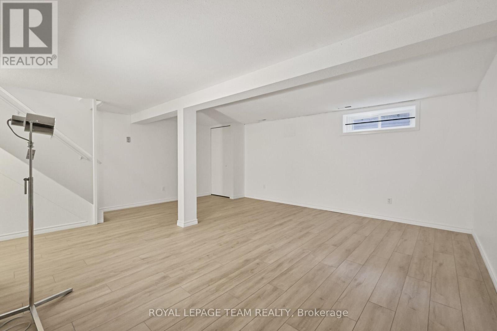 87 - 386 Kintyre Private