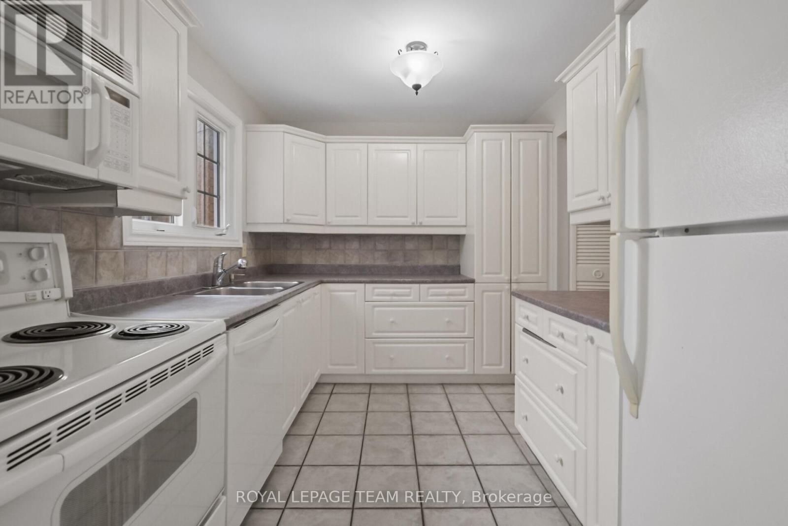 87 - 386 Kintyre Private