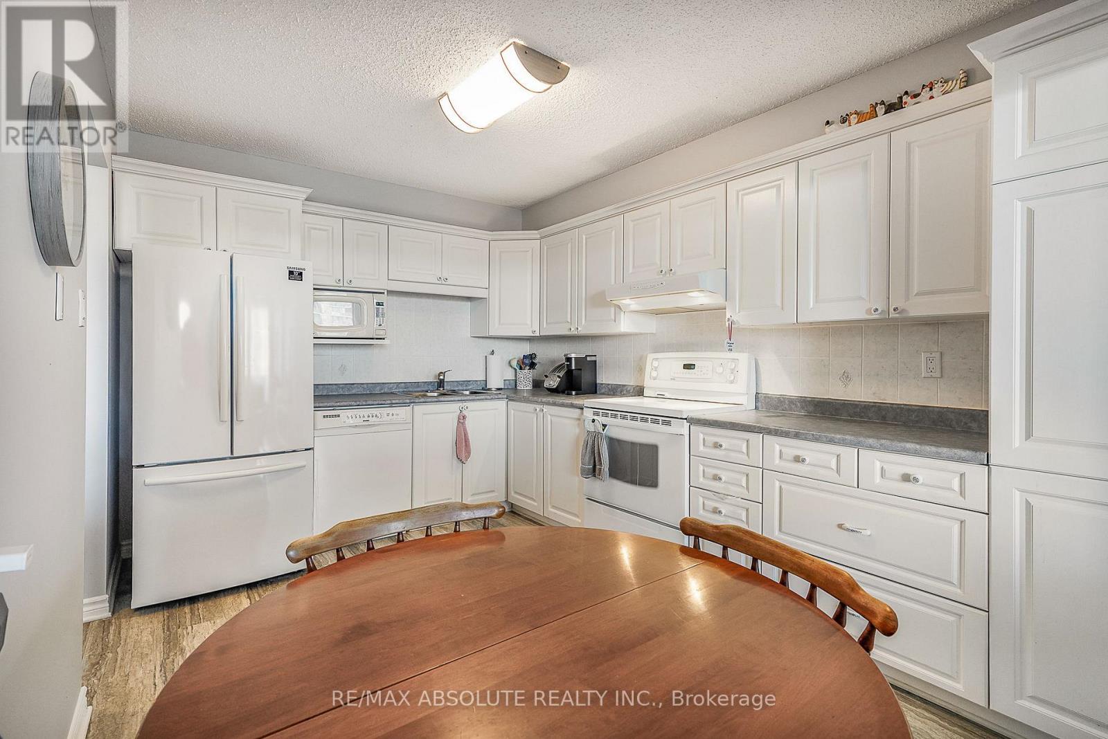 607 - 200 Lafontaine Avenue