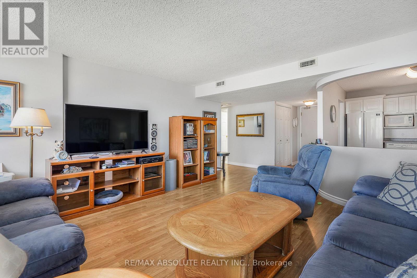 607 - 200 Lafontaine Avenue