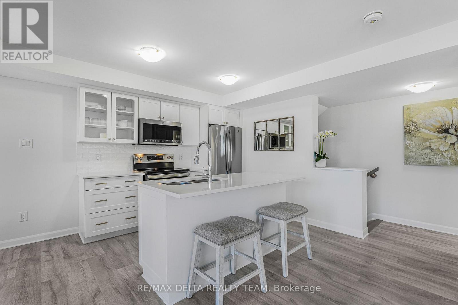 D - 516 Decoeur Drive