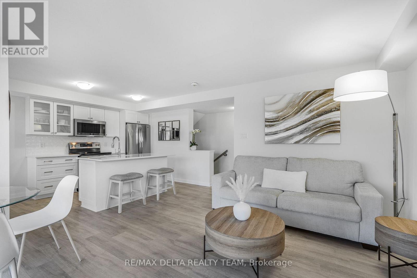 D - 516 Decoeur Drive