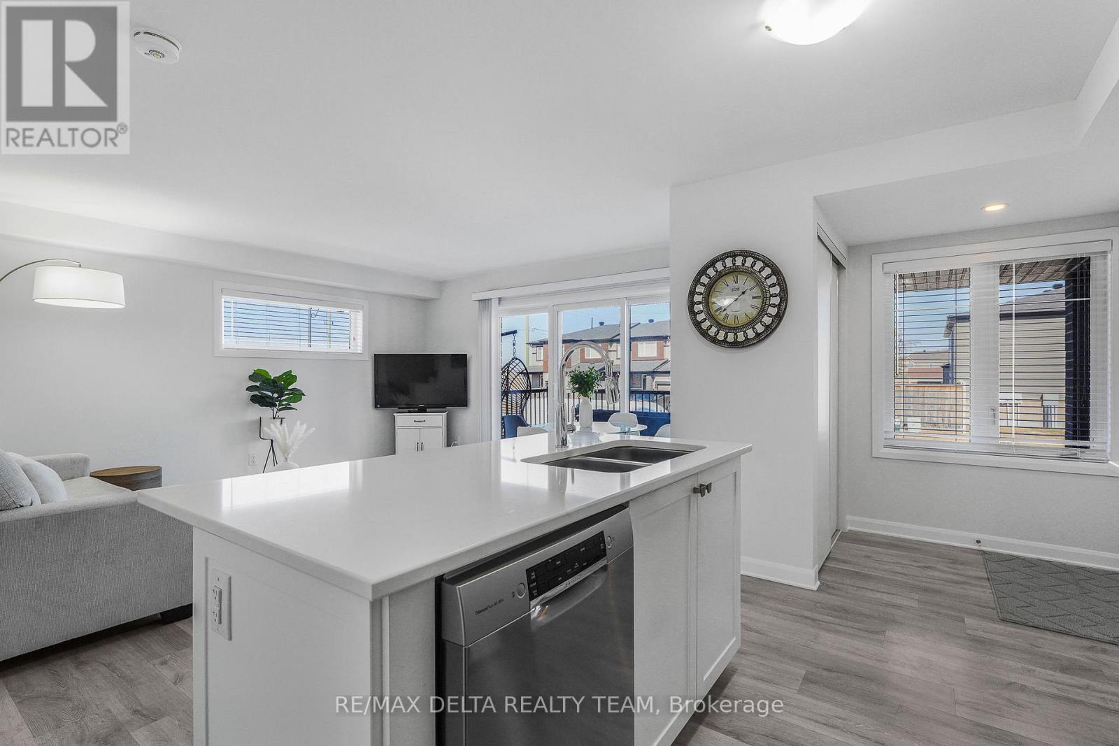 D - 516 Decoeur Drive