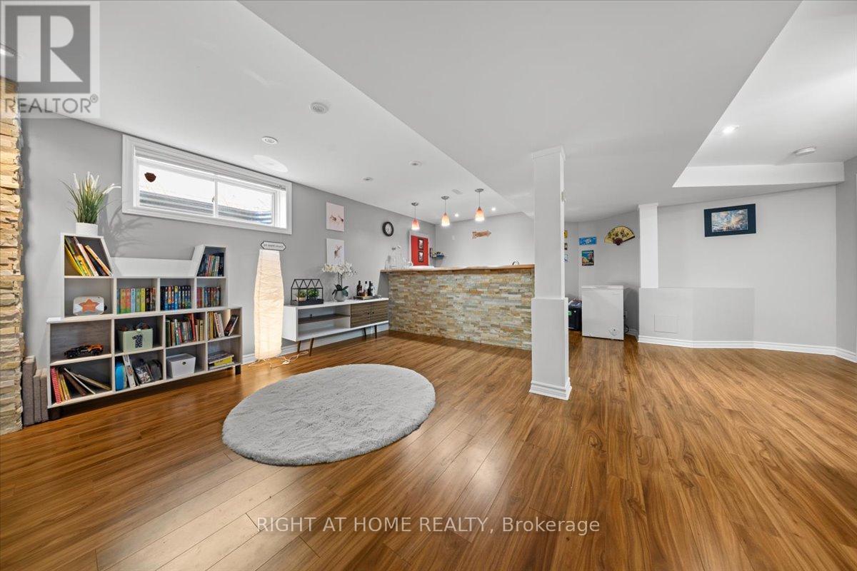 850 Feather Moss Way