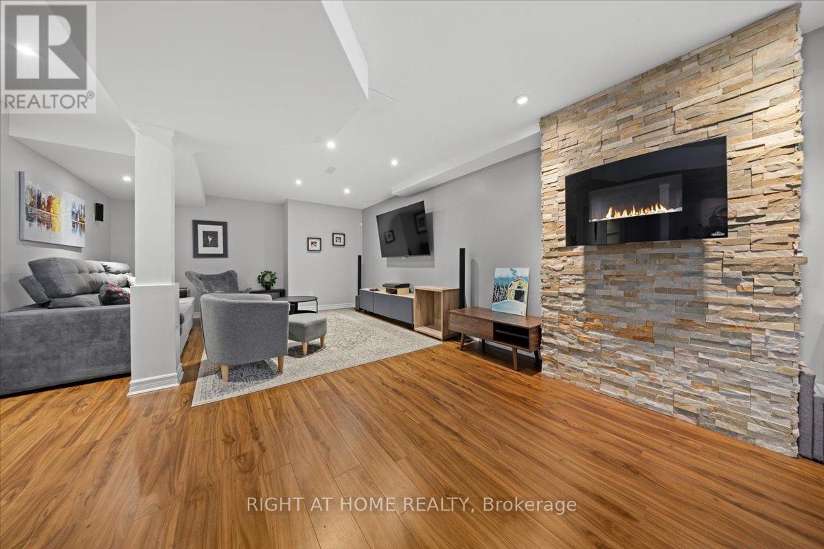 850 Feather Moss Way