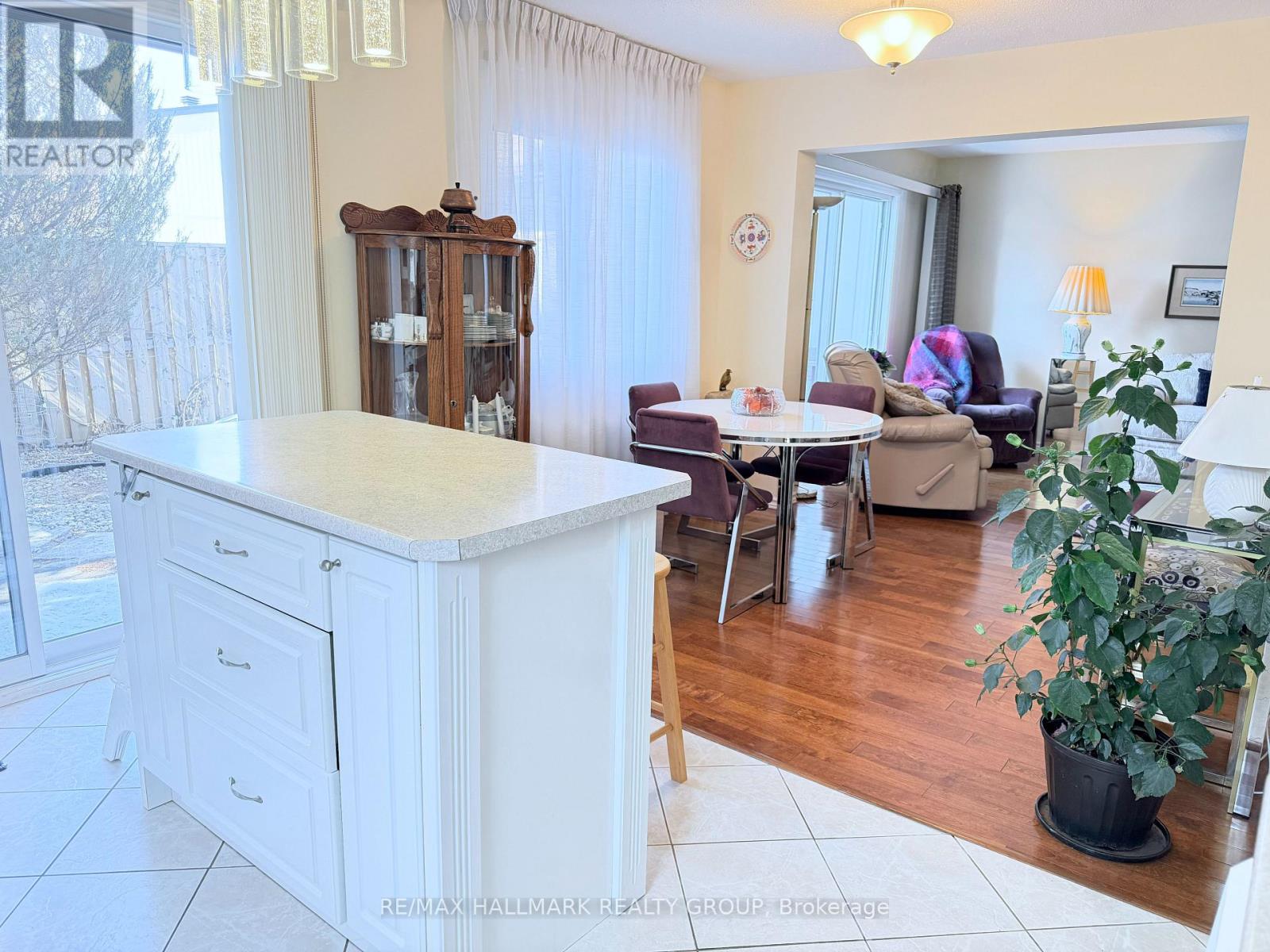 8 - 837 Eastvale Drive