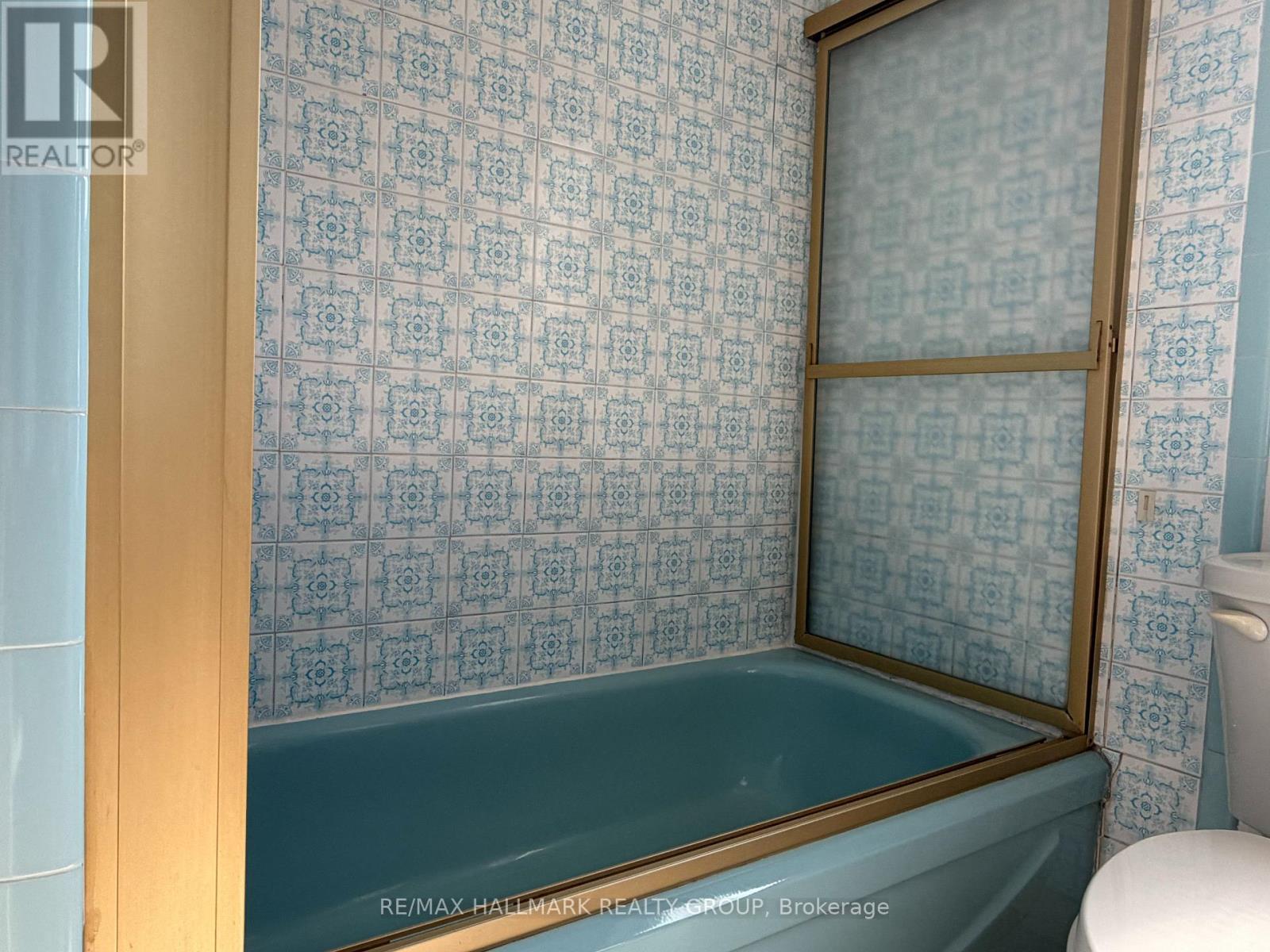 8 - 837 Eastvale Drive