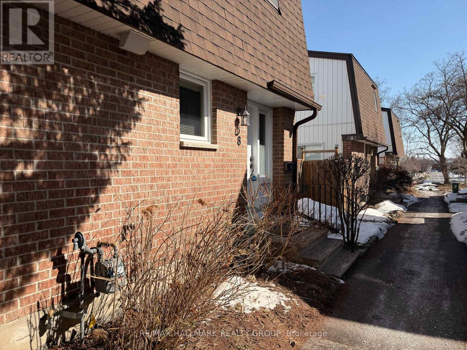 8 - 837 Eastvale Drive