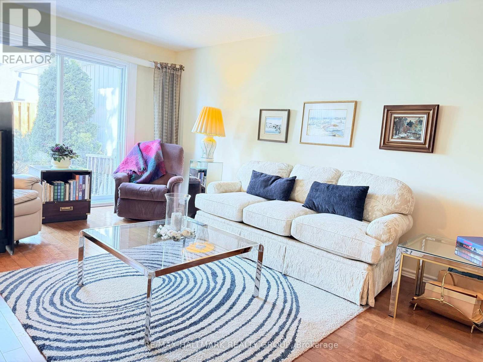 8 - 837 Eastvale Drive