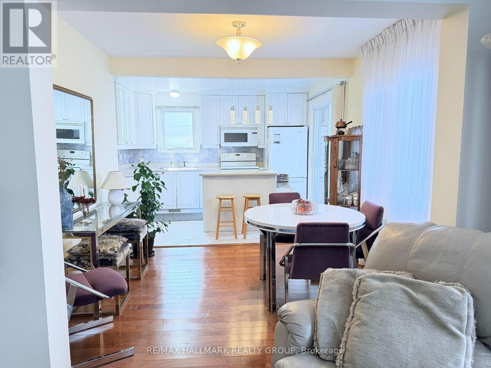 8 - 837 Eastvale Drive