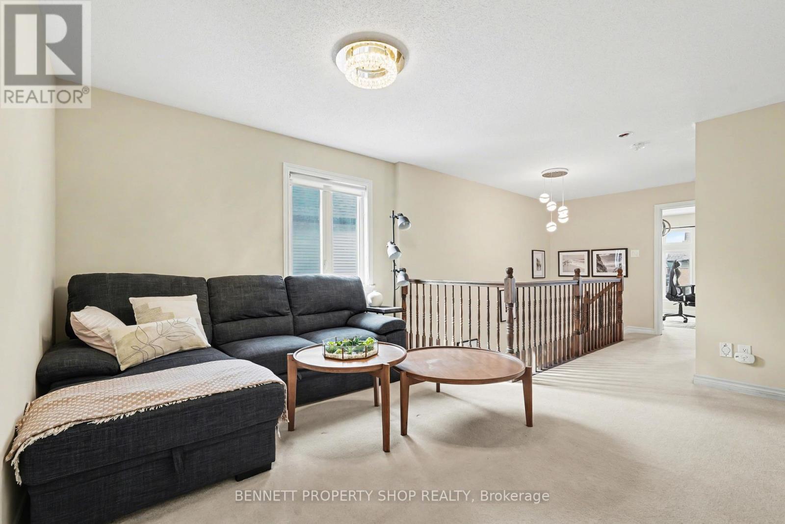 554 Stargazer Crescent