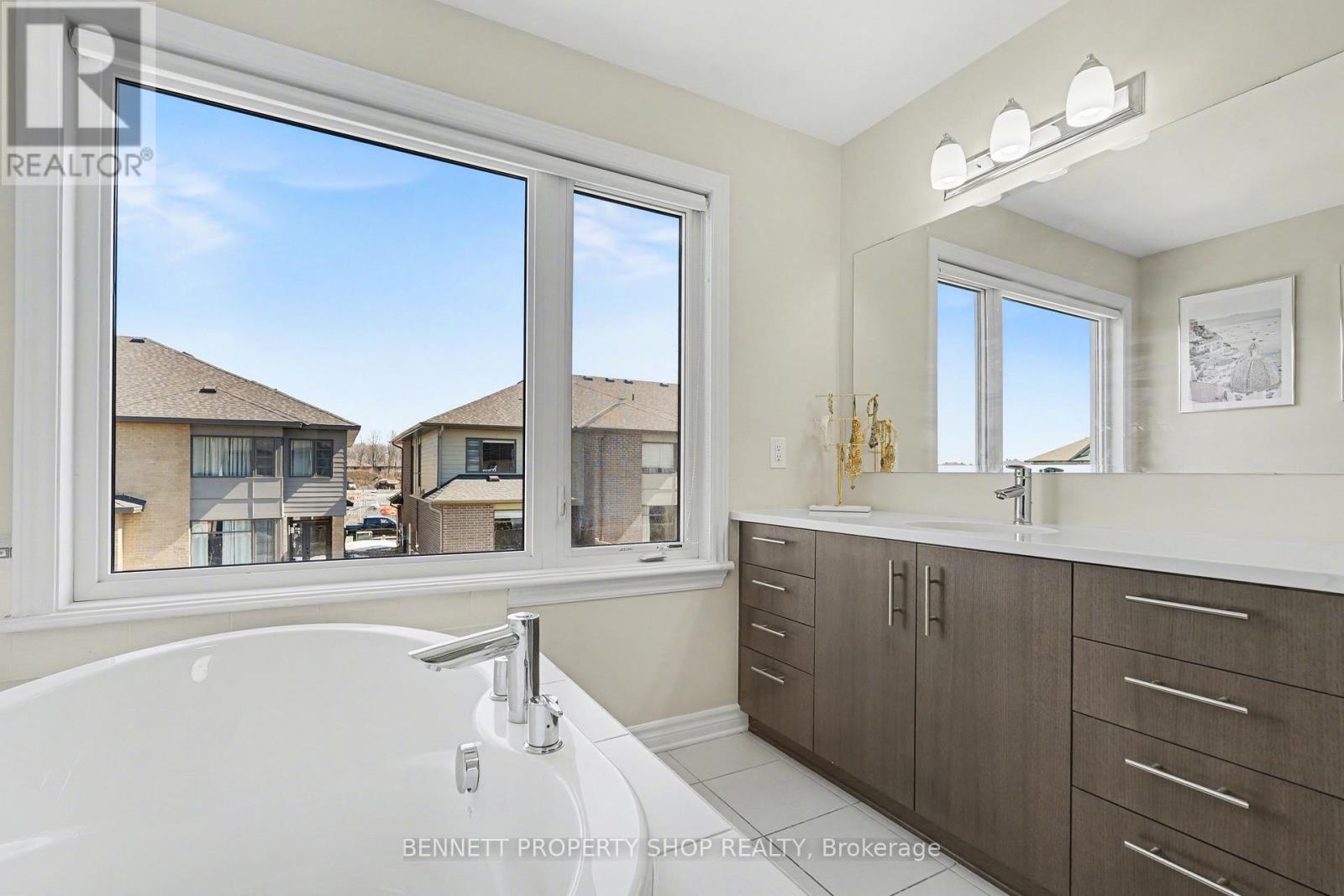 554 Stargazer Crescent