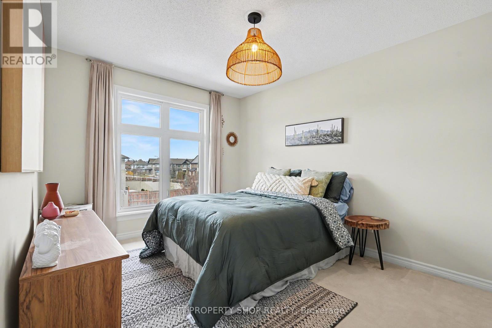 554 Stargazer Crescent