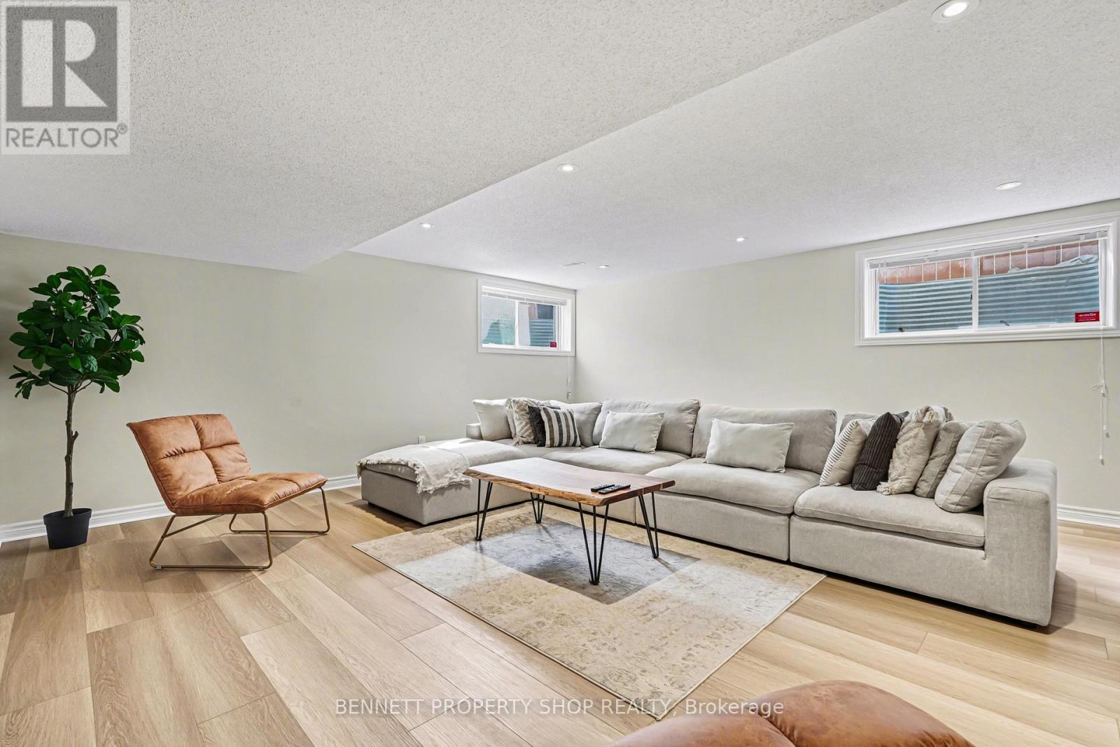 554 Stargazer Crescent