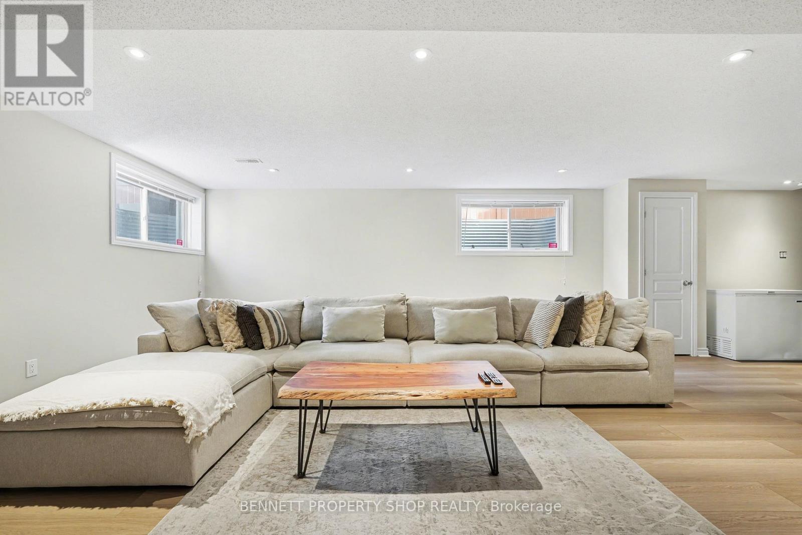 554 Stargazer Crescent