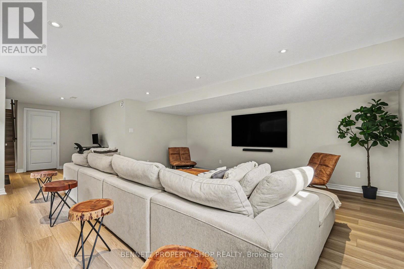 554 Stargazer Crescent