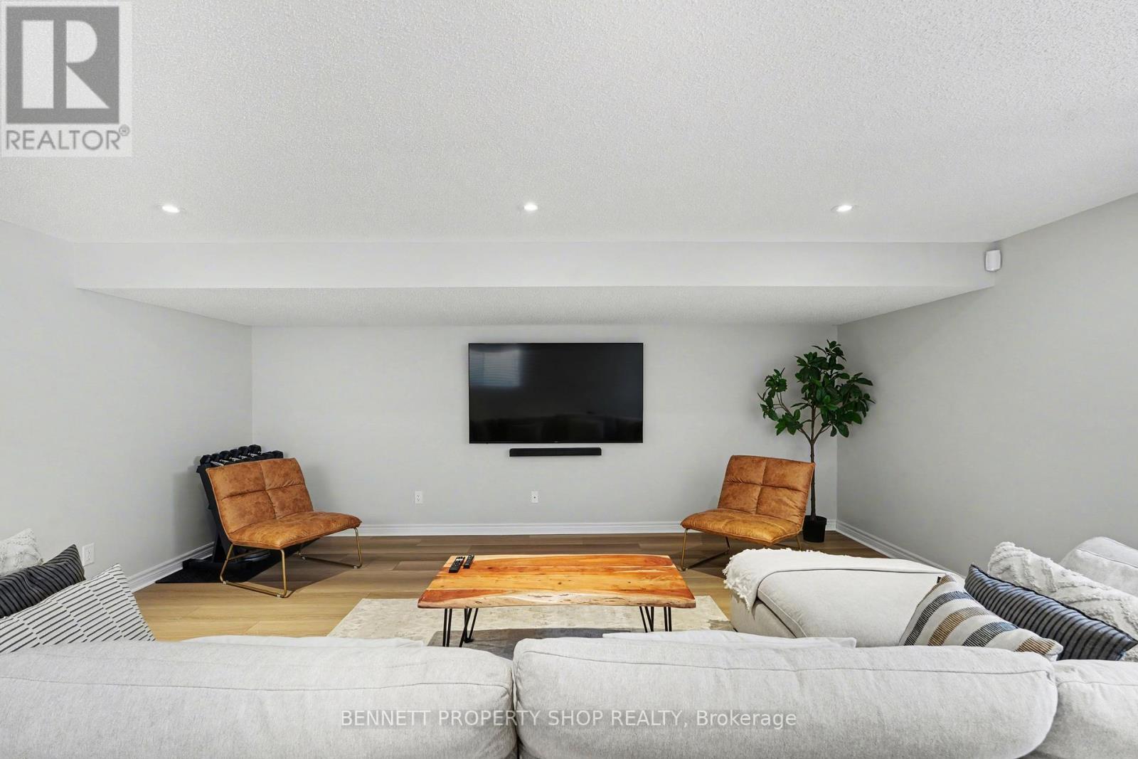 554 Stargazer Crescent