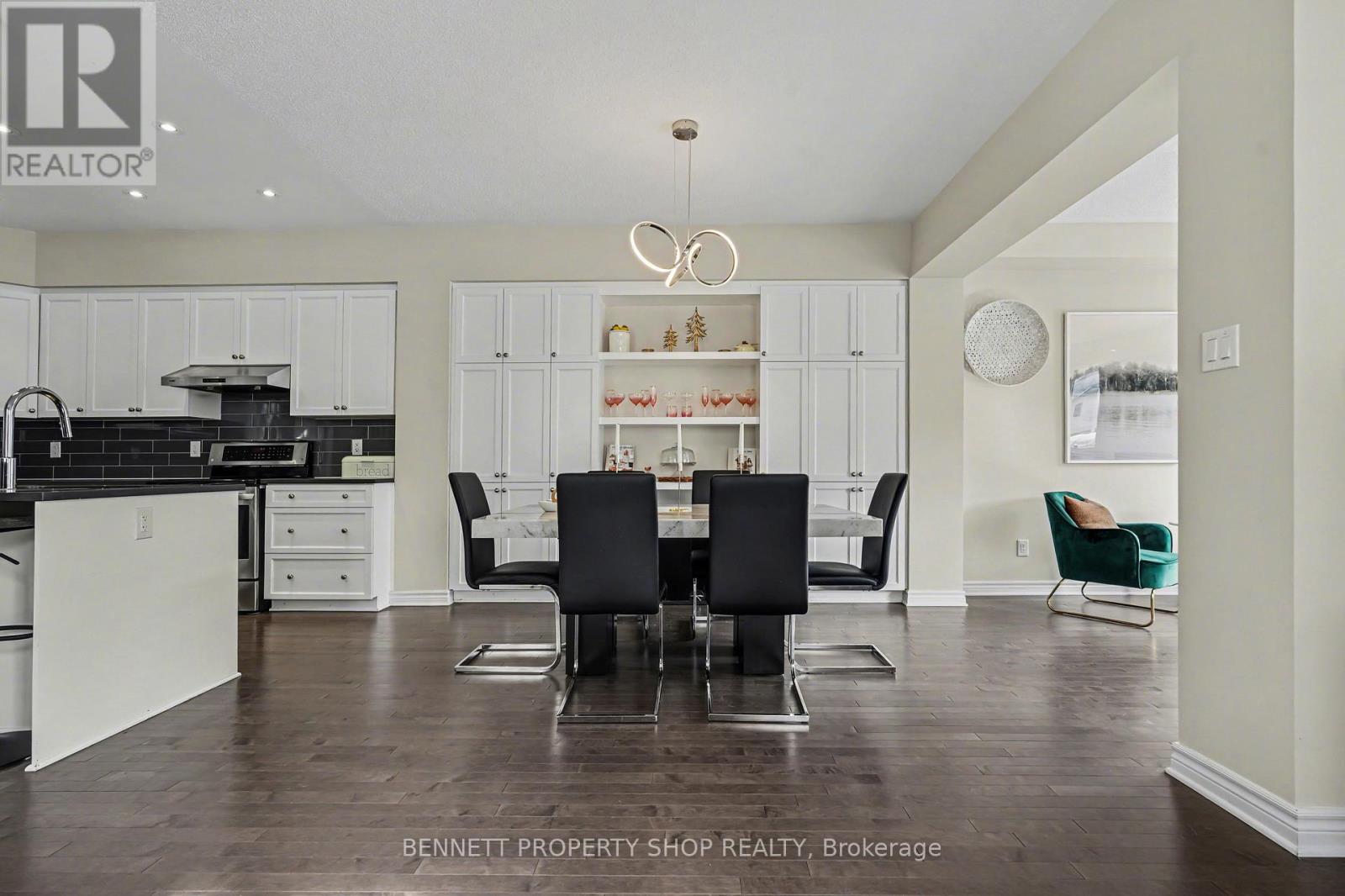 554 Stargazer Crescent