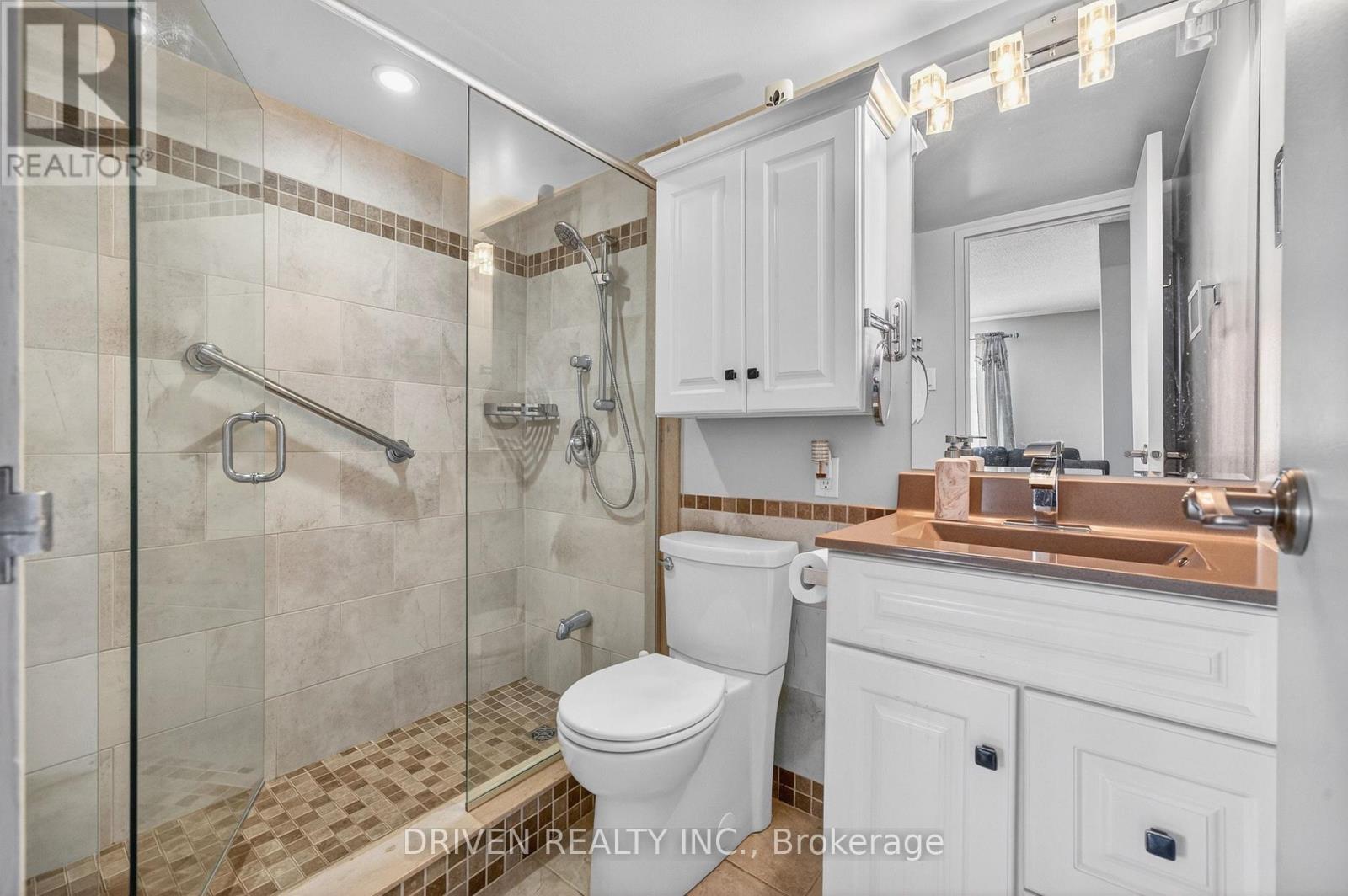 404 - 158 A Mcarthur Avenue