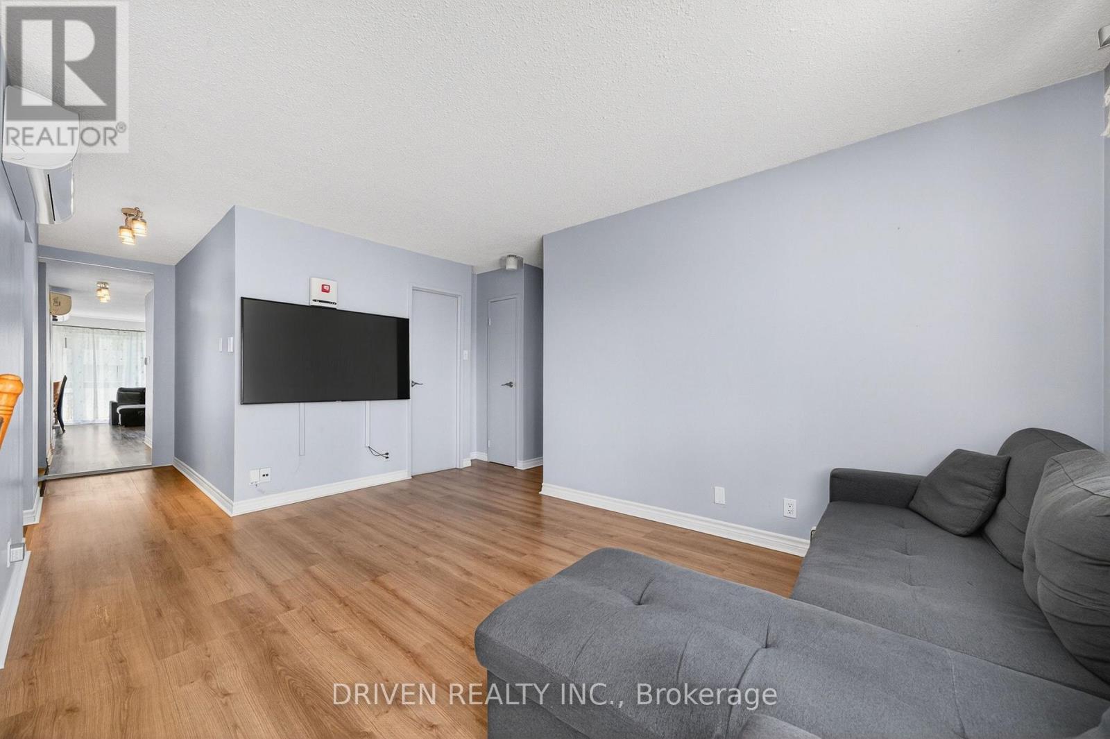 404 - 158 A Mcarthur Avenue