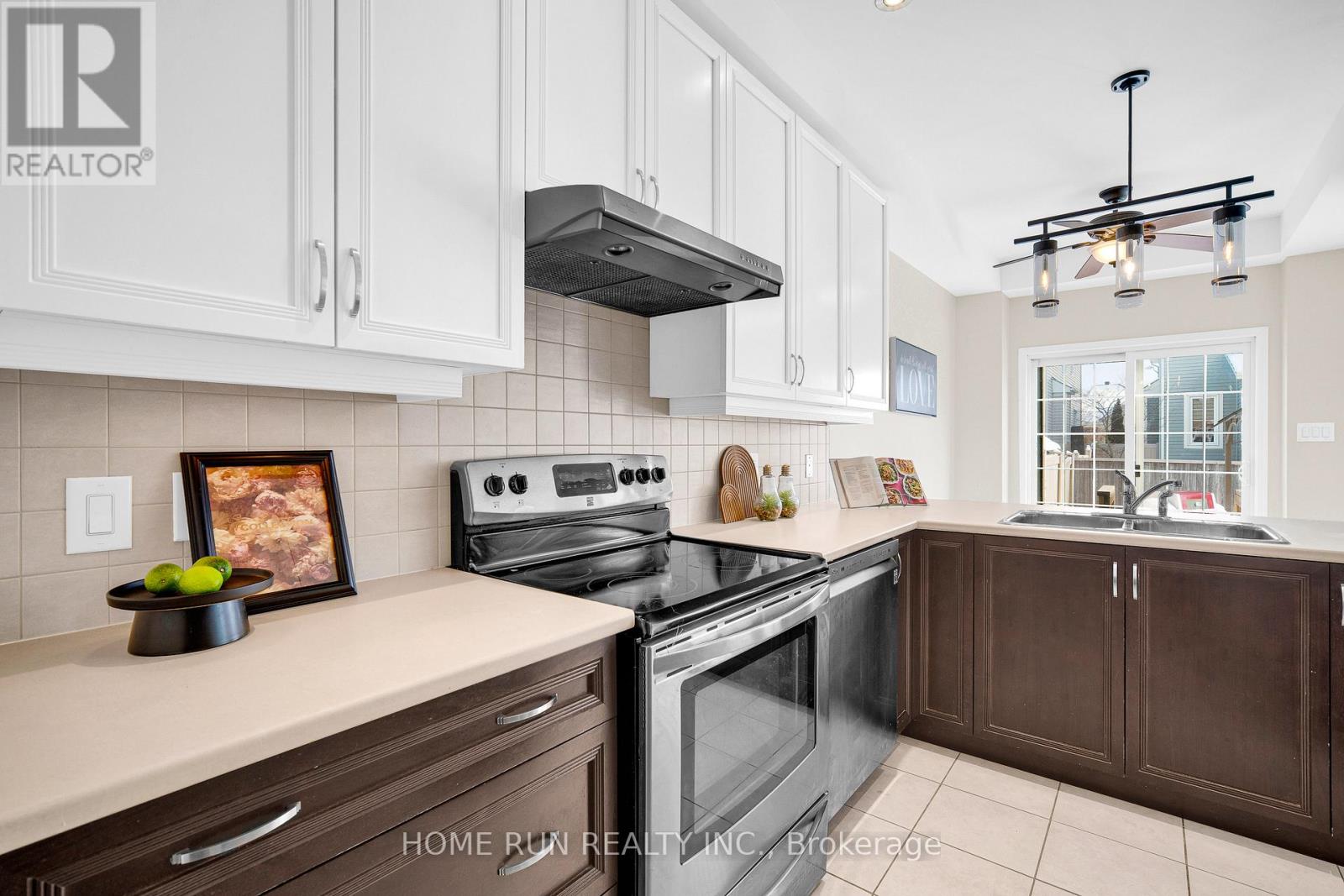 636 Pamplona Private