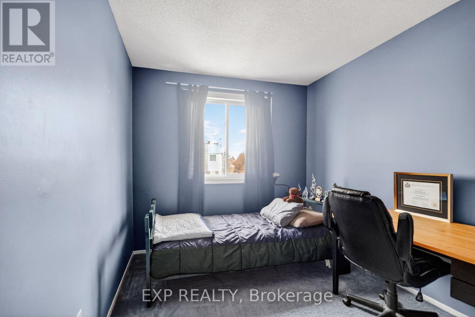 43 Hummingbird Crescent