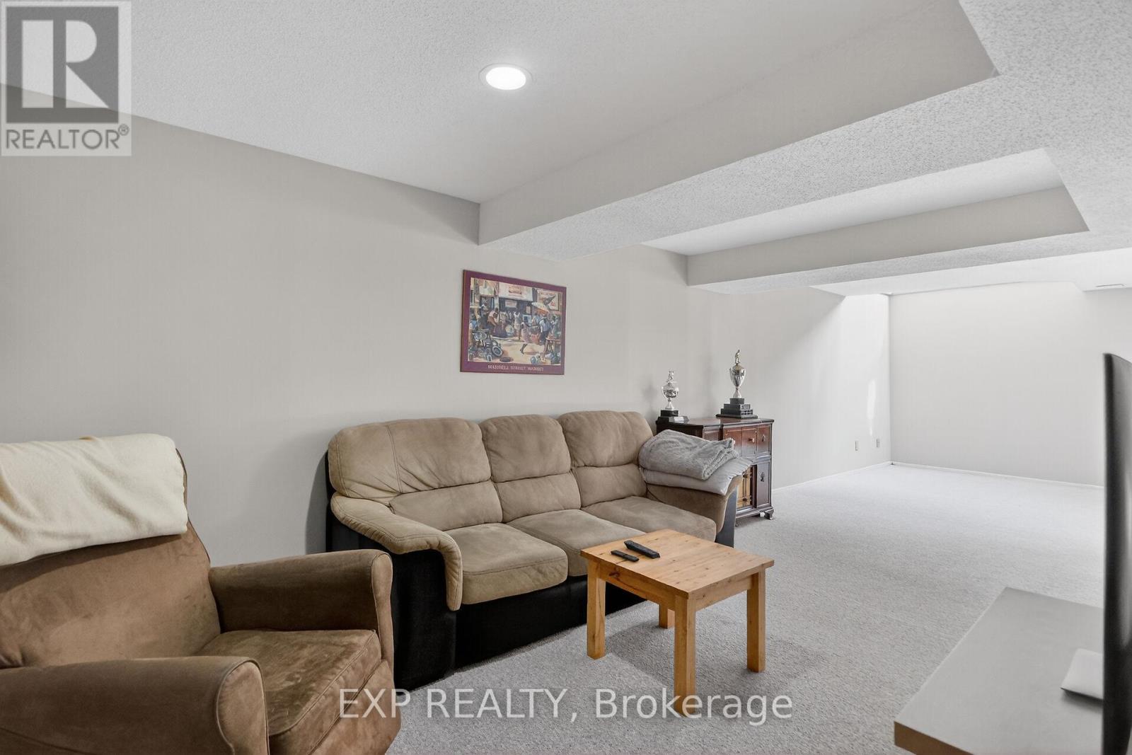 43 Hummingbird Crescent