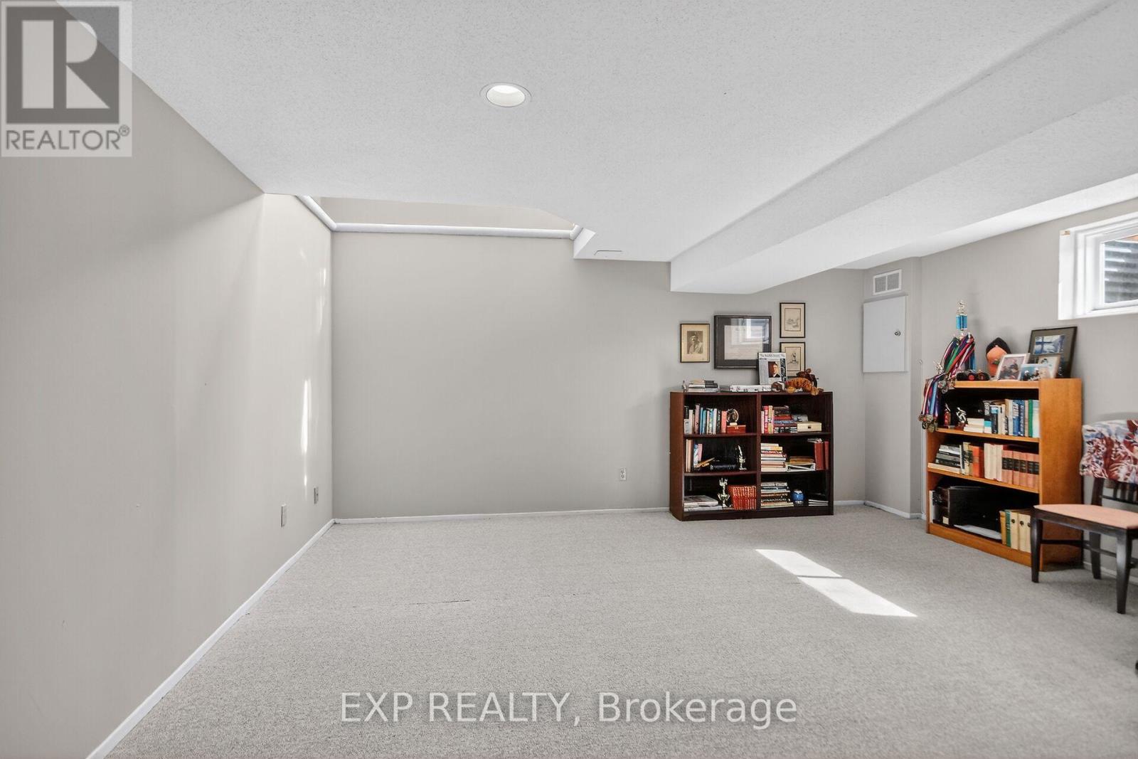 43 Hummingbird Crescent