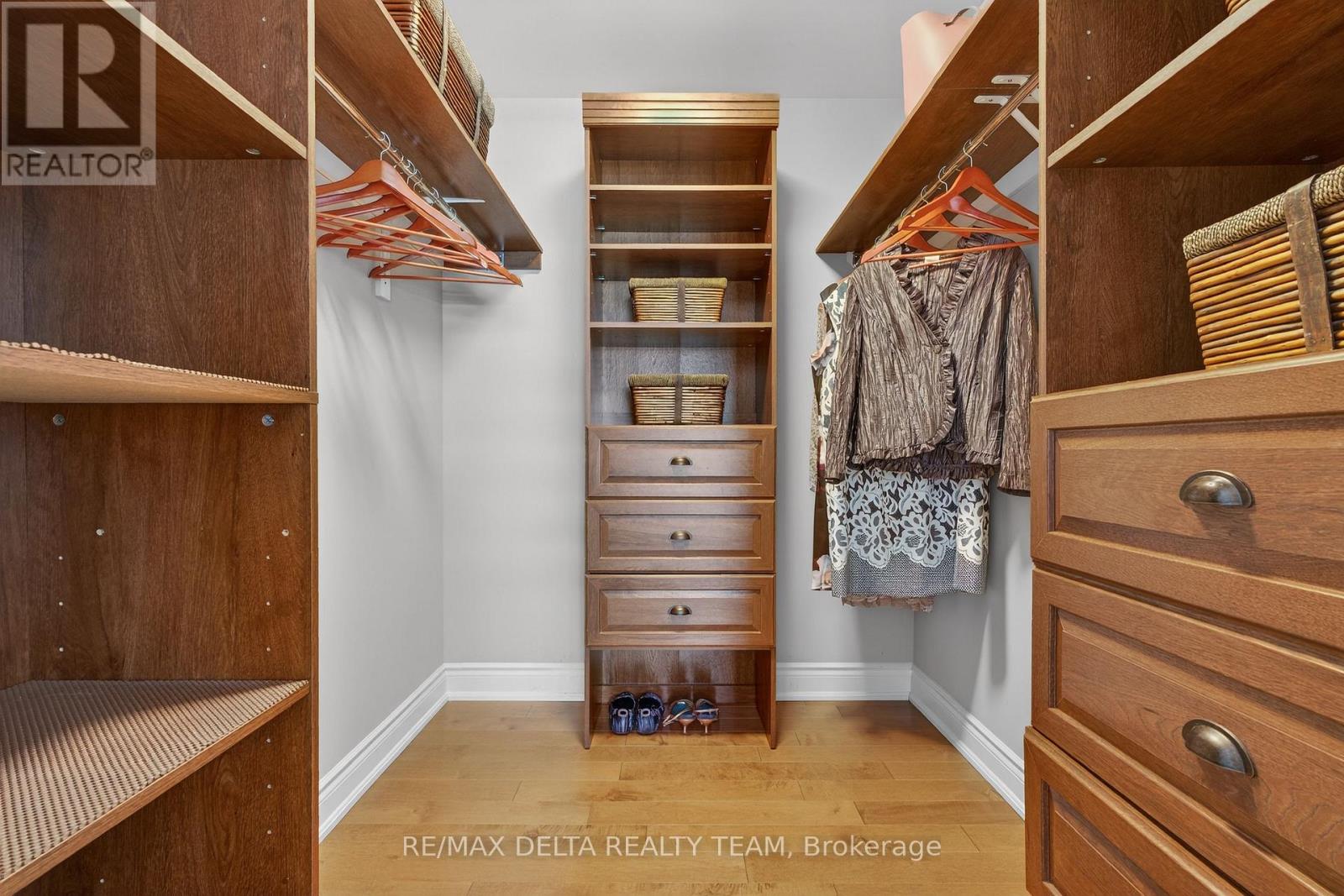 505 - 100 Inlet Private