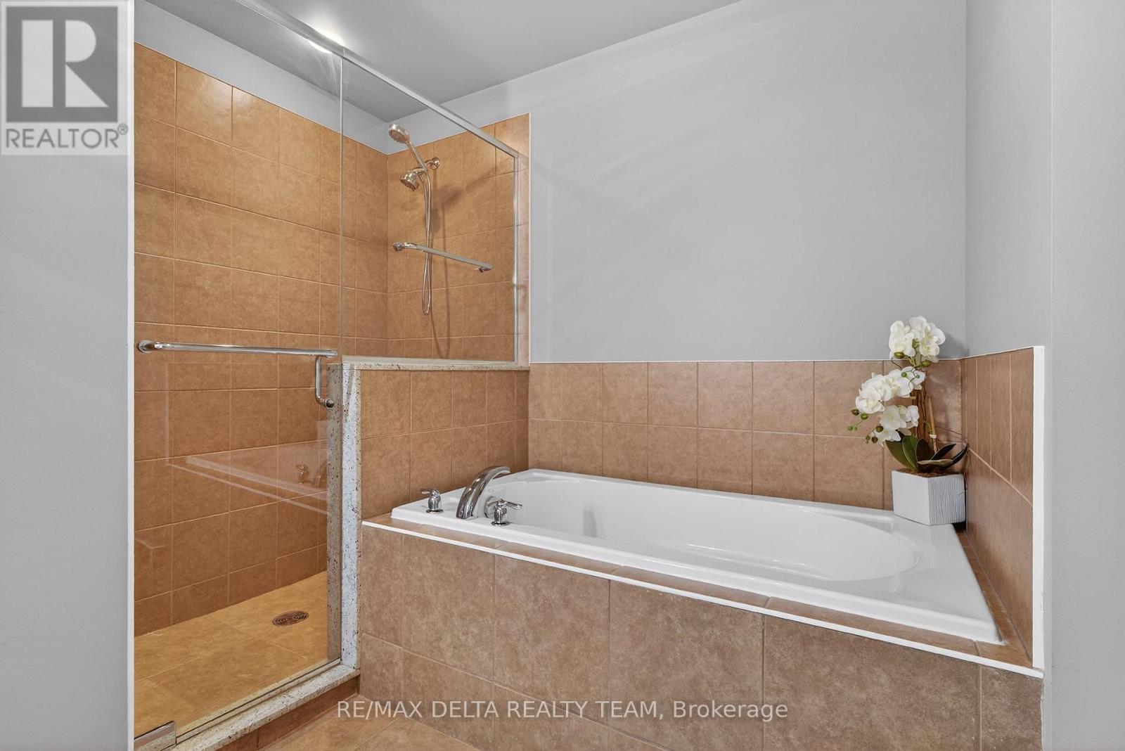 505 - 100 Inlet Private