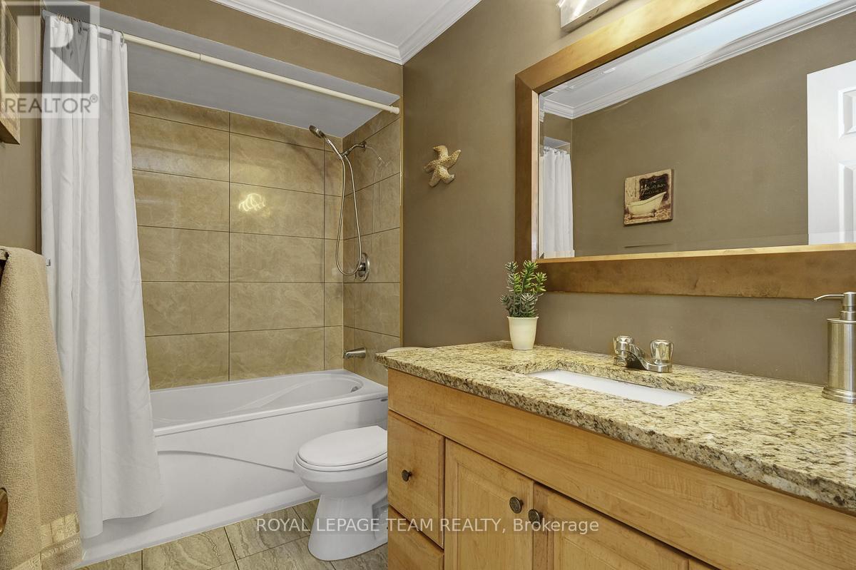 35 - 2027 Stonehenge Crescent