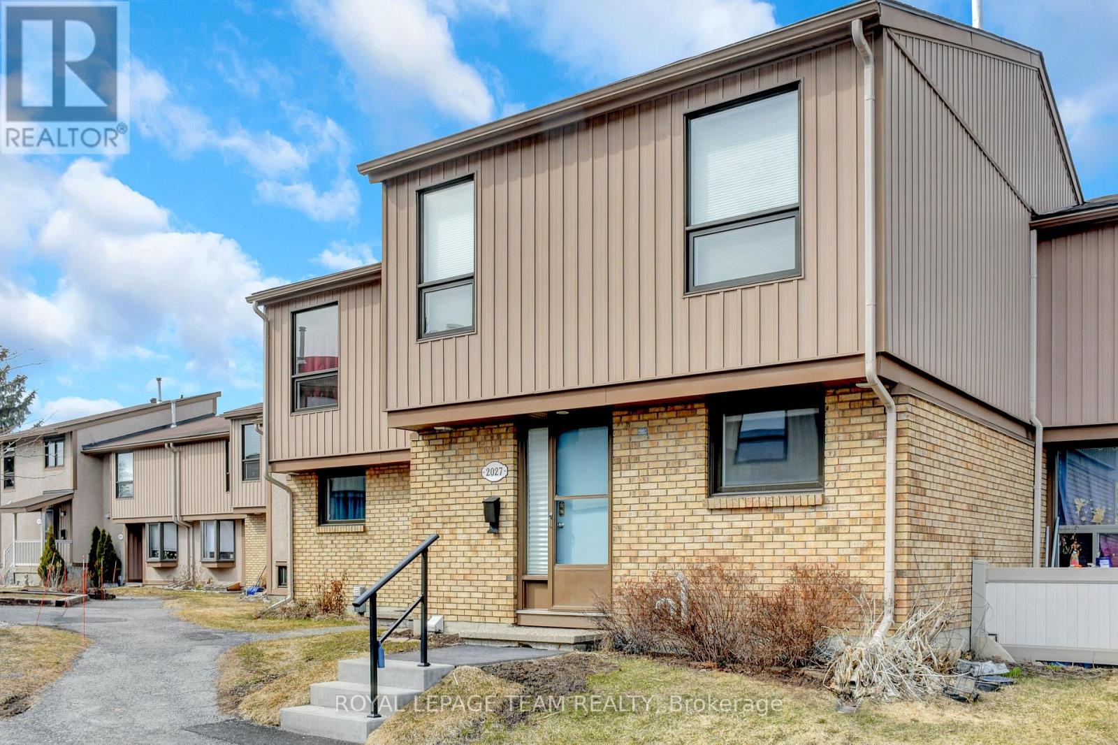 35 - 2027 Stonehenge Crescent